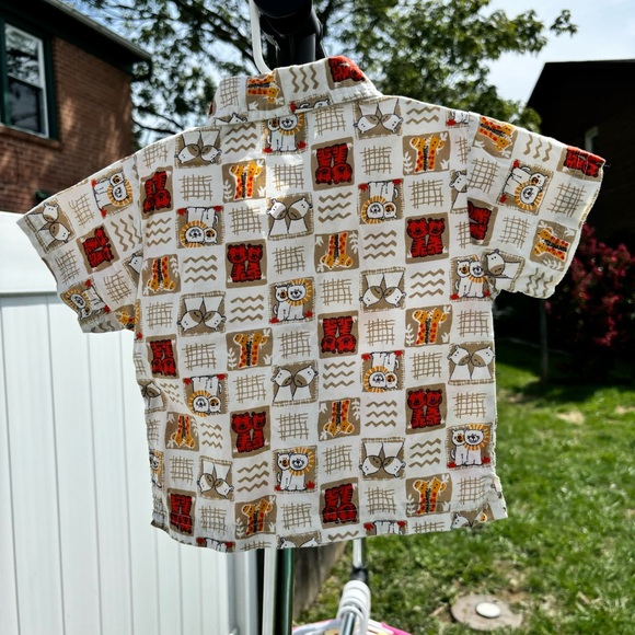VINTAGE SIMPLY BASIC TIGER LION GIRAFFE GRAPHIC BOYS BUTTON DOWN SHIRT SIZE 12M - Picture 2 of 4